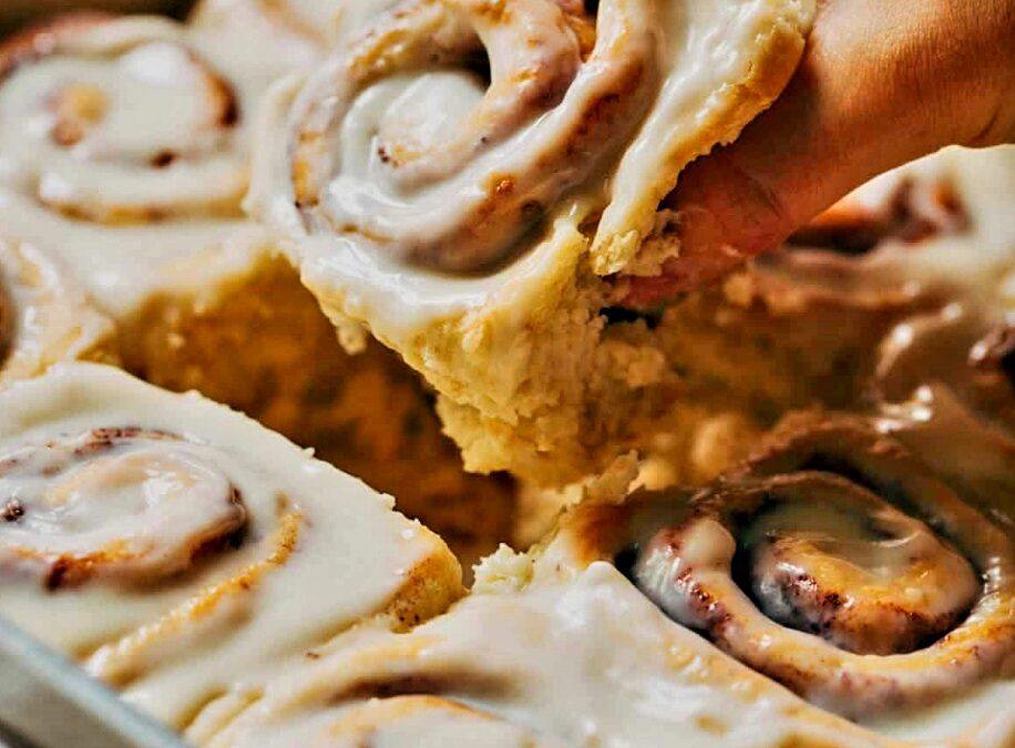 Betsy’s Christmas Cinnamon Rolls